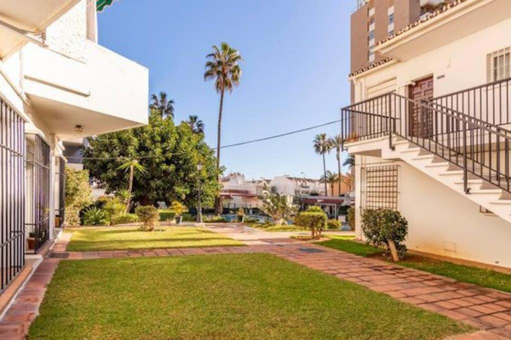 Playa Carihuela By Hdc Apartments Torremolinos Extérieur photo