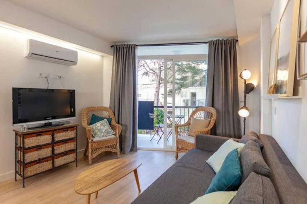 Playa Carihuela By Hdc Apartments Torremolinos Extérieur photo