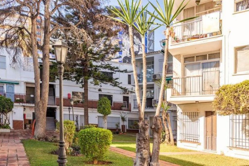 Playa Carihuela By Hdc Apartments Torremolinos Extérieur photo