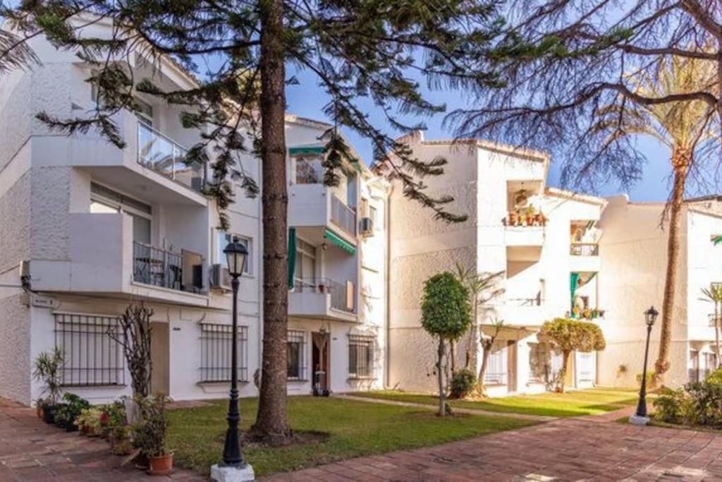 Playa Carihuela By Hdc Apartments Torremolinos Extérieur photo