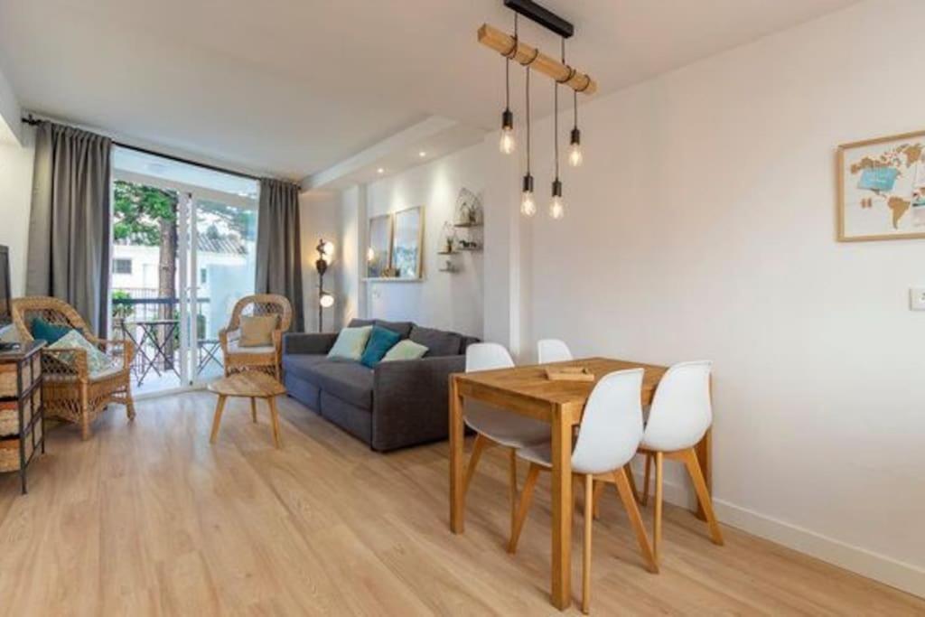 Playa Carihuela By Hdc Apartments Torremolinos Extérieur photo