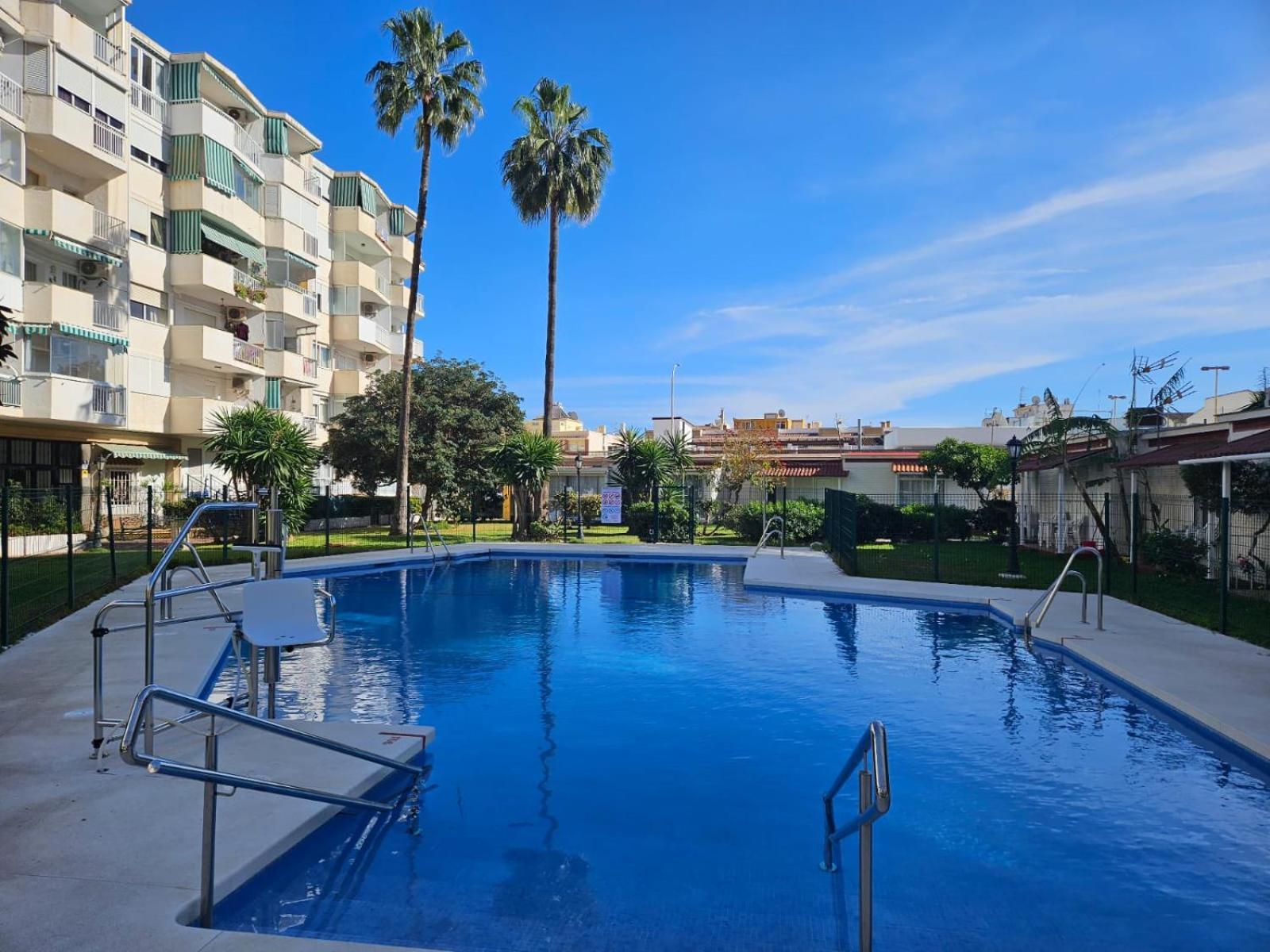 Playa Carihuela By Hdc Apartments Torremolinos Extérieur photo